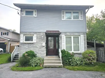 138 The Queensway, Georgina, On, L4p 3j6