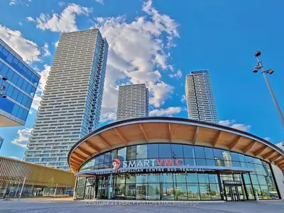 Condo Apartment in Vaughan