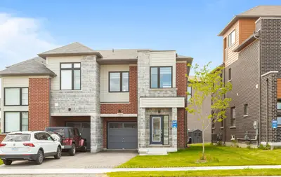 143 William Booth Avenue, Newmarket, On L3x 3b8