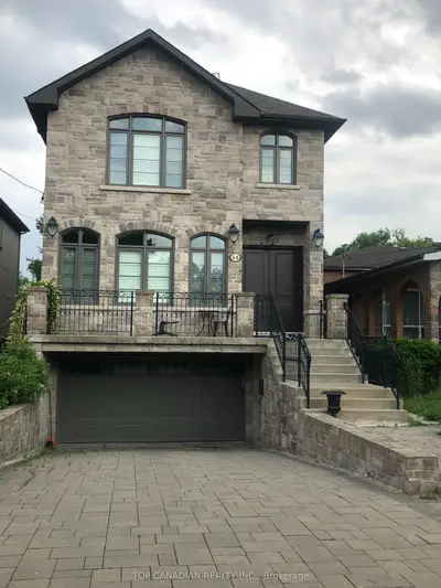 69 Spruce Avenue, Richmond Hill, On L4c 6v9