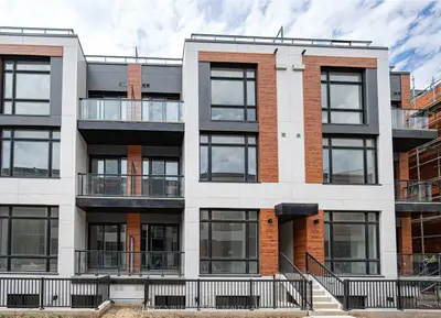10 David Eyer Road 1232, Richmond Hill, On L4s 0n3