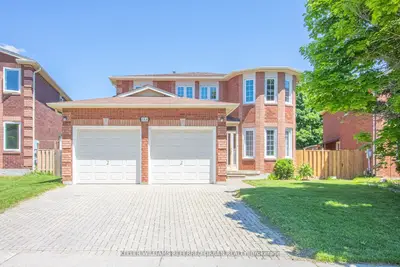 104 Bernard Avenue, Richmond Hill, On L4c 9z5