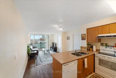 310 Red Maple Road E 518, Richmond Hill, On L4c 0t7