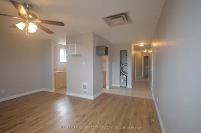 64 Holland Street W Upper 1, Bradford West Gwillimbury, On L3z 1r8