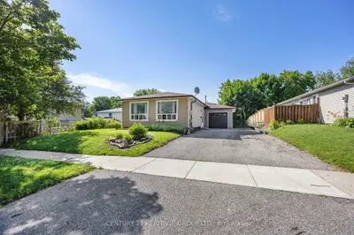 18 Valleyview Crescent, Bradford West Gwillimbury, On L3z 1s7