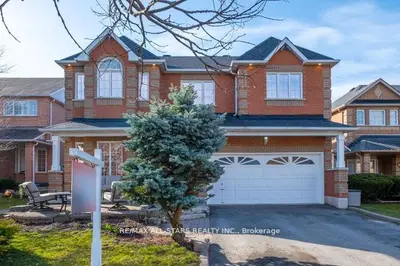 65 Jacob Way, Whitchurch-stouffville, On L4a 1k8