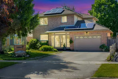 21 Oakridge Court, East Gwillimbury, On L9n 1e4