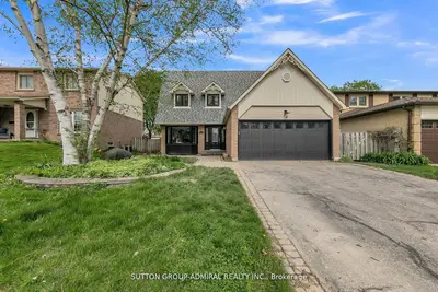 371 Erin Trail, Newmarket, On L3y 6k2