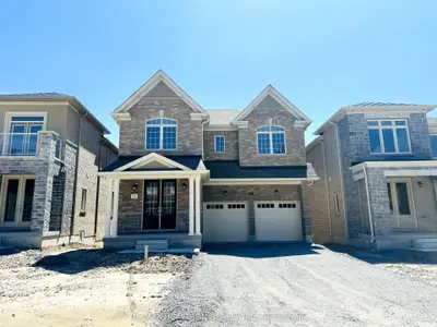110 Angus Morton Crescent, East Gwillimbury, On L0g 1r0