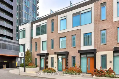 Condo Townhouse in Vaughan