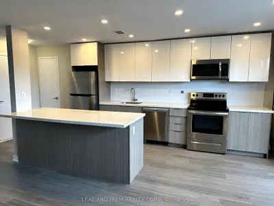 9960 Bayview Avenue #309, Richmond Hill, On L4c 2l2
