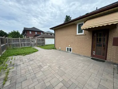 99 Rockport Basement Unit Crescent, Richmond Hill, On L4c 2l9