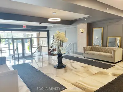 8302 Islington Avenue 311, Vaughan, On L4l 1w8
