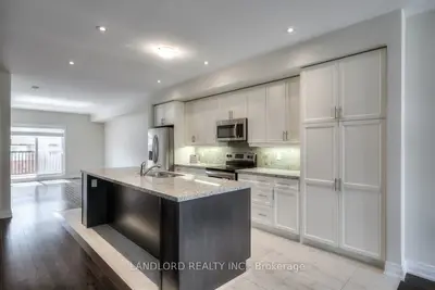 37 Mcgurran Lane, Richmond Hill, On L4b 3j7
