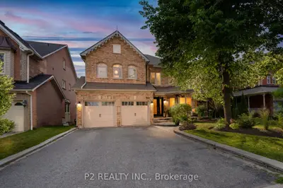 311 Flanagan Court, Newmarket, On L3x 2e8