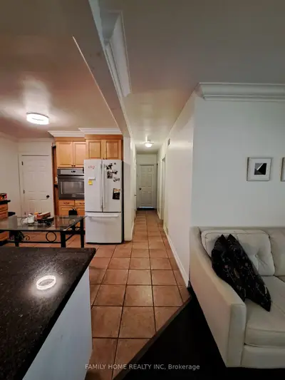 205 Parkview Crescent Main Fl, Newmarket, On L3y 2c9
