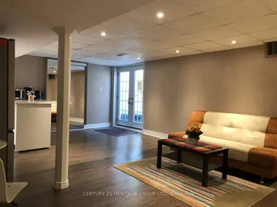 939 Birchwood Drive, Newmarket, On L3y 6g9