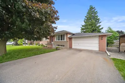 Detached in King
