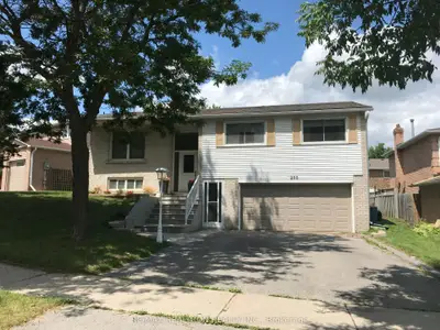 250 Manchester Drive Main, Newmarket, On L3y 6k3