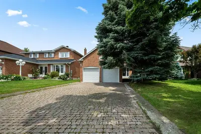 30 Beasley Drive, Richmond Hill, On L4c 7z5
