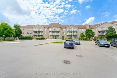 32 Church Street 213, King, On L0g 1t0