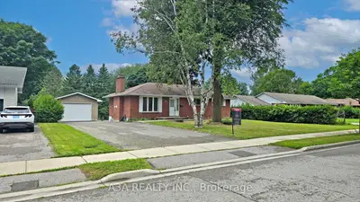 84 Belfry Drive, Newmarket, On L3y 3g1