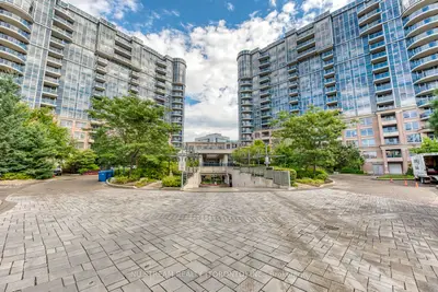 Common Element Condo in Markham