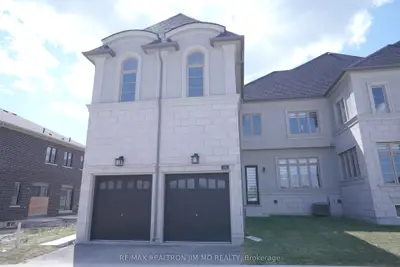 18 Callisto Lane Coach, Richmond Hill, On L4c 4z2