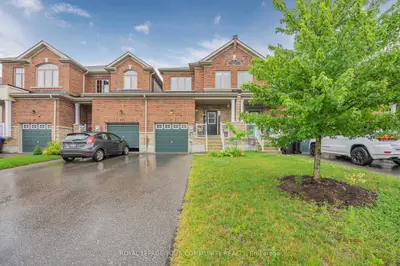 Att/Row/Townhouse in Essa