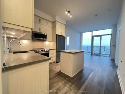 105 Oneida Crescent Ph06, Richmond Hill, On L4b 0h6