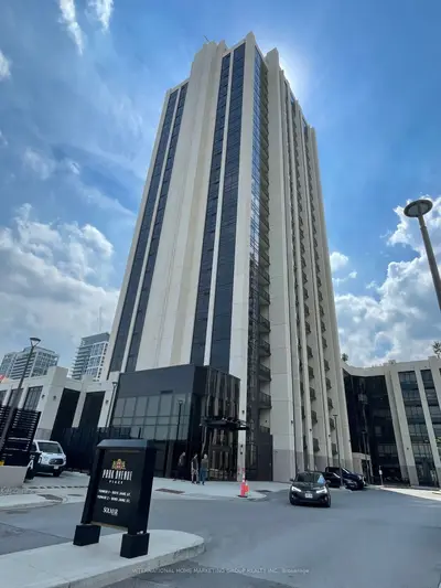 Condo Apartment in Vaughan