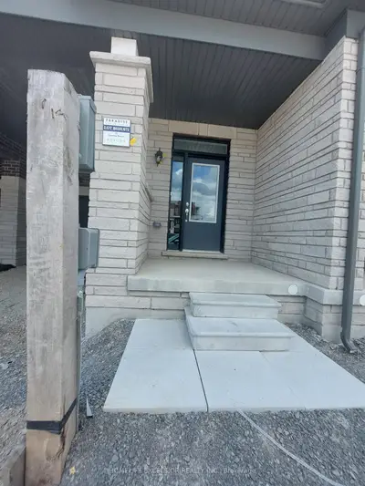 71 Gunton Street N, Aurora, On X1x 1x1