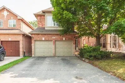 497 Menczel Crescent, Newmarket, On L3x 2p6