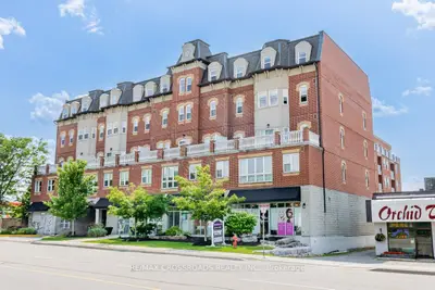 Condo Apartment in Aurora