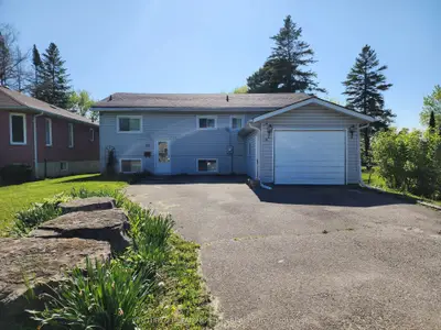 28 Canal Street, Georgina, On L4p 1k5