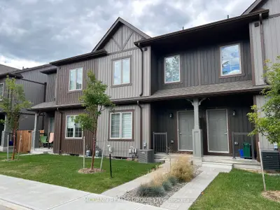 110 Grew Boulevard Th4, Georgina, On L0e 1l0