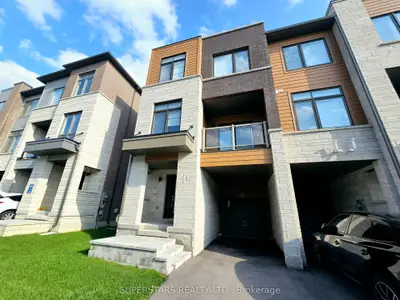 29 Delano Way, Newmarket, On L3x 0l4