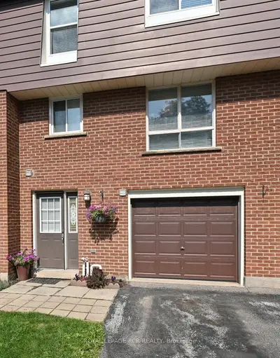 Condo Townhouse in New Tecumseth