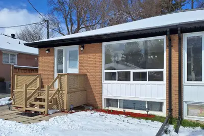 207 Septonne Avenue Main, Newmarket, On L3y 2w5