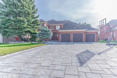 17 Killarney Street, Richmond Hill, On L4b 3g4