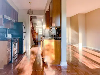 8 Townwood Drive 57, Richmond Hill, On L4e 4y3