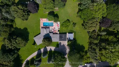 Detached in King