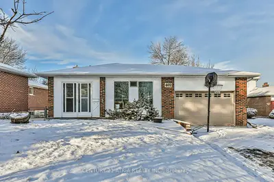 402 Orsi Avenue, Bradford West Gwillimbury, On L3z 1b9