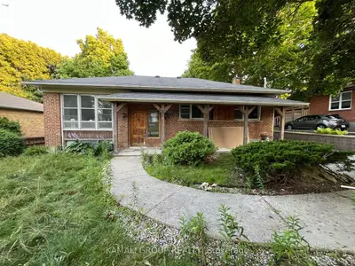 51 Monkswood Crescent Main, Newmarket, On L3y 2j9