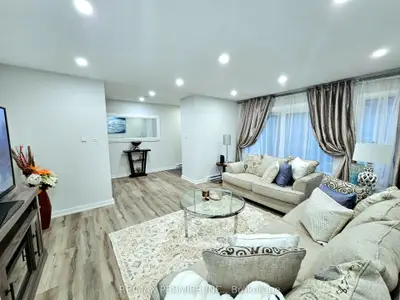 Condo Townhouse in Aurora