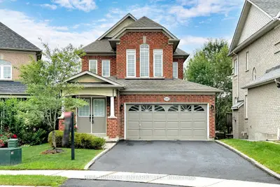818 Walsh Court, Newmarket, On L3x 2v3