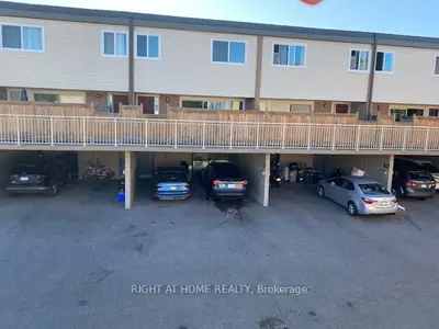 Condo Townhouse in Aurora