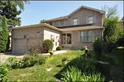 304 Herridge Circle, Newmarket, On L3y 7h5