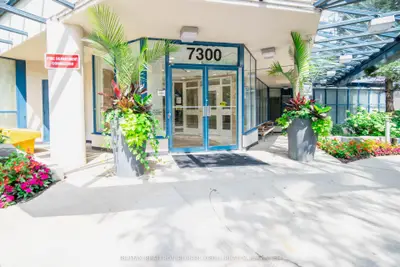 7300 Yonge Street 701, Vaughan, On L4j 7y5