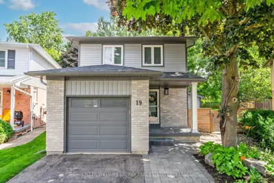 19 Spring Street, Whitchurch-stouffville, On L4a 7x1